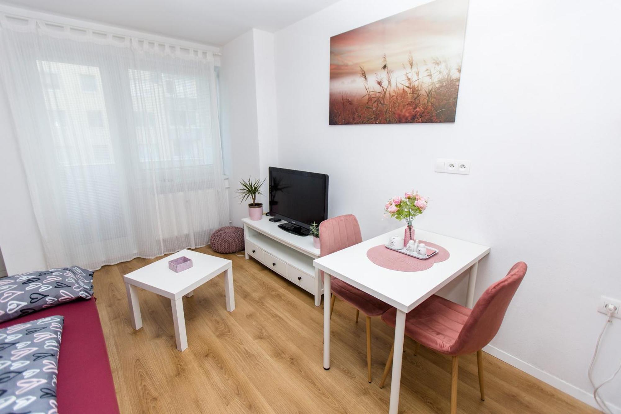 ברטיסלאבה Apartment Near The Ondrej Nepela Winter Stadium מראה חיצוני תמונה